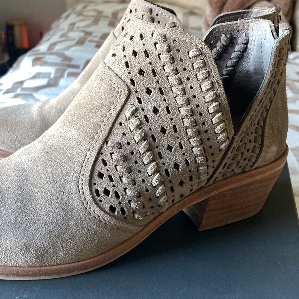 Vince Camuto Prasata Booties-Barely Worn - image 3